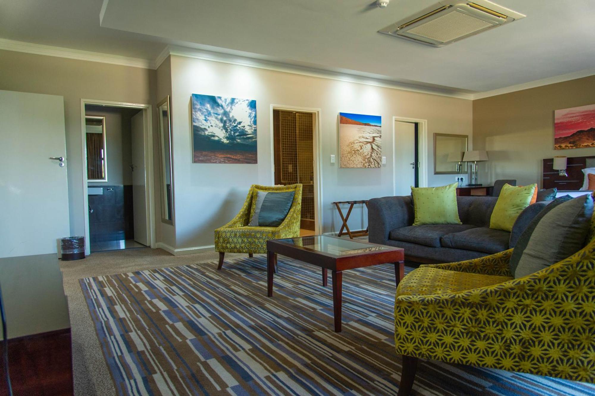Cresta Mahalapye Hotel Exterior photo